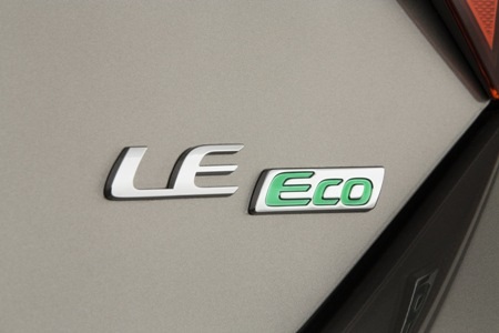 Cận cảnh xe Corolla thế hệ mới - 10 Cụm đèn hậu thiết kế trẻ trung, hiện đại hơn
